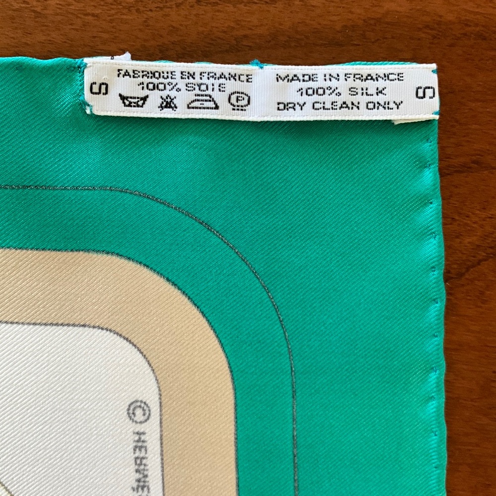 Hermès Vintage 100% Silk Scarf Coaching Green White Tan Navy Made in France - Picture 7 of 14